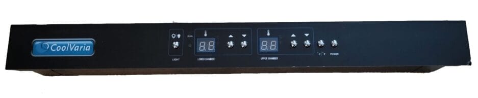 Zwart elektronisch bedieningspaneel met het "coolvaria"-logo met knoppen voor aan/uit-, modus- en temperatuurinstellingen.